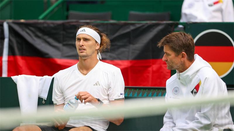 Dank Zverev: Davis-Cup-Team bei Endrunde dabei Alexander Zverev und Teamchef Michael Kohlmann freuen sich auf die Endrunde in Italien.