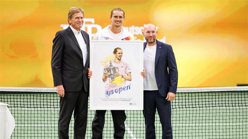 Trotz Sieges von Zverev: Davis-Cup-Team muss bangen Alexander Zverev wurde für seinen Titel bei den US Open geehrt.