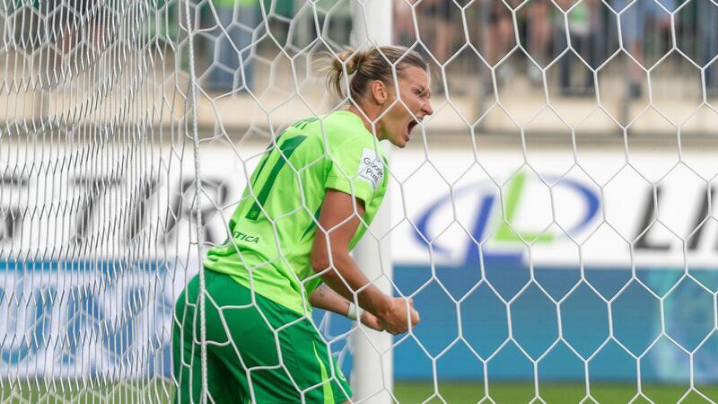 Alexandra Popp feierte im DFB-Pokal mit Wolfsburg den ersten Sieg in der neuen Spielzeit.