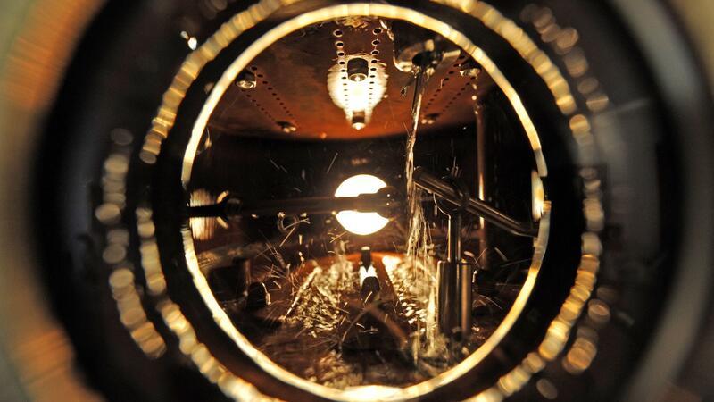 Alkohol kann aus zucker- oder stärkehaltigen Stoffen hergestellt werden.