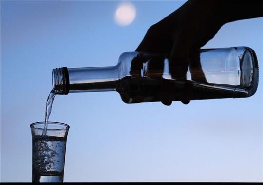Alkohol unerlaubt auf der Klassenfahrt trinken? Keine gute Idee.