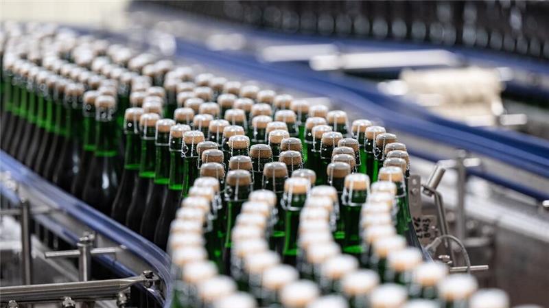 Sekt - immer öfter alkoholfrei oder mit Sirup Alkoholfreier Sekt wird immer beliebter. (Archivfbild)
