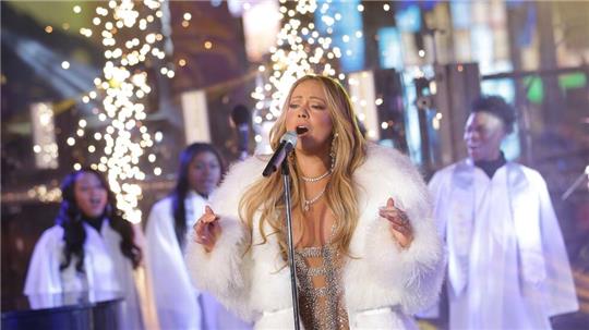 „All I Want For Christmas Is You“ liegt in den Charts wieder vorne.