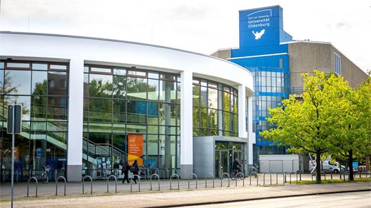 Alle 18 Hochschulen wie hier die Universität Oldenburg sollen von dem Investitionsprogramm profitieren, sagt Wissenschaftsminister Falko Mohrs (SPD). 