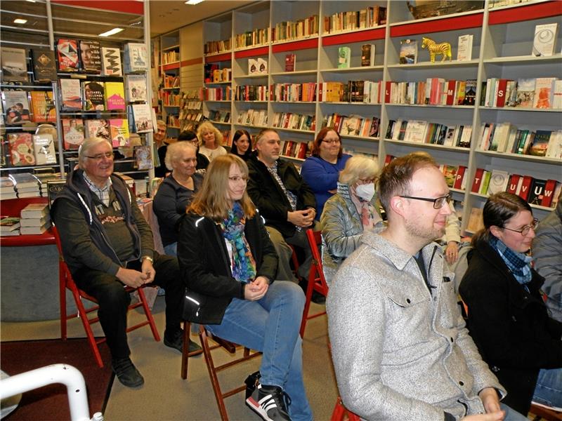 Autor Tim Kotscha stellt in Goslar neuen Roman vor Alle Klappstühle sind mit gespannten Gästen besetzt.