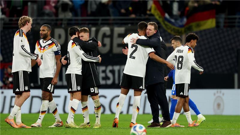 Alle erleichtert: Deutschland feiert das WM-Ticket.