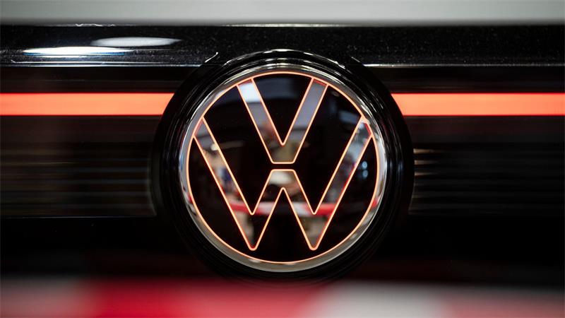 Allein VW ruft in Deutschland knapp 900.000 Autos vorsorglich zurück. (Archivbild) 