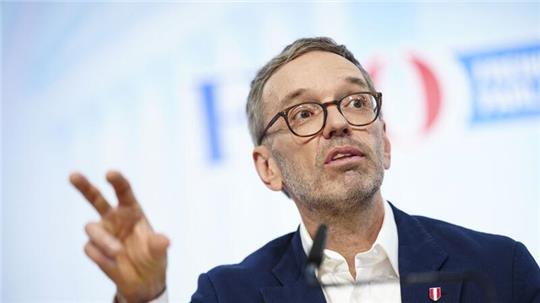 Allen Grund zur Freude: FPÖ-Chef Herbert Kickl.