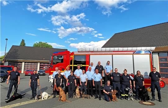 Alles gute Spürnasen: Die Goslarer Feuerwehr verfügt jetzt über eine einsatzfähige Hundestaffel. Foto: Hohaus