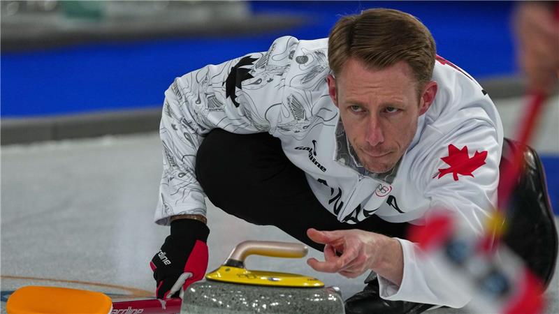 Hund im Ziel, Curling-Zoff, Sex-Alarm: So kurios war Olympia Alles rechtens? Um die Steinabgabe von Kanadas Curler Marc Kennedy gab es große Diskussionen.