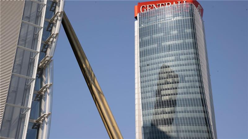Generali-Schild auf Mailänder Wolkenkratzer stürzt ein Alles sei inzwischen gesichert, die Ursachen für den Sturz werden untersucht.