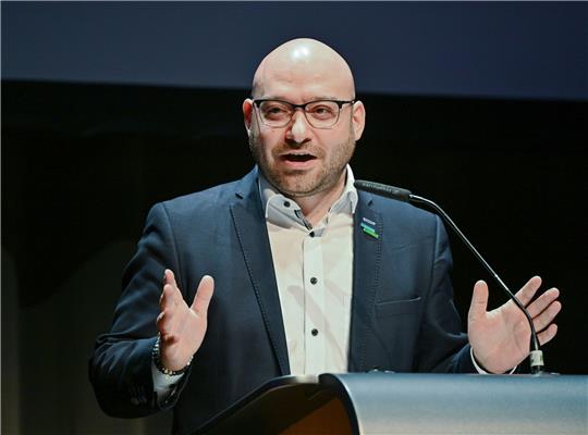 «Als Amtsträger muss man heutzutage damit rechnen, dass man auch mal Morddrohungen bekommt», sagt René Wilke (Die Linke), Oberbürgermeister der Stadt Frankfurt (Oder).