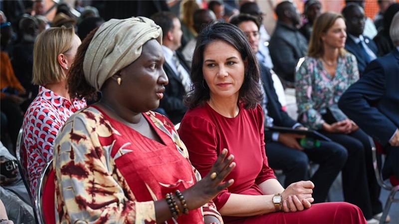 Als Außenministerin war Baerbock ständig auf Achse - hier im Senegal. (Archivbild)