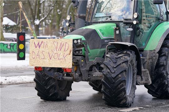 Als Reaktion auf die Sparpläne der Bundesregierung hat der Bauernverband zu einer Aktionswoche mit Kundgebungen und Sternfahrten aufgerufen.