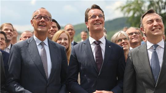 Als sei nichts gewesen: Merz, Wüst und Ziemiak.
