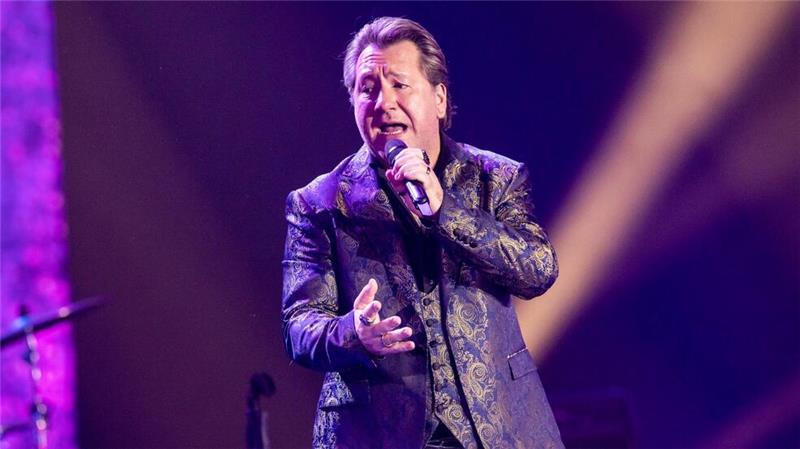„Über sieben Brücken“ - Der steinige Weg der Rockband Karat Als sein Vater an Krebs erkrankt, bekommt Claudius Dreilich einen Anruf von der Band - er sollte übernehmen. (Archivbild)