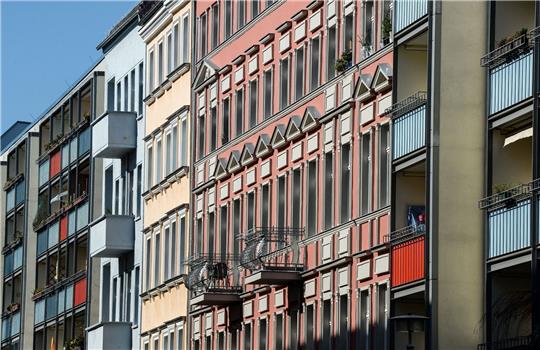 Alt- und Neubauten im Berliner Bezirk Friedrichshain.