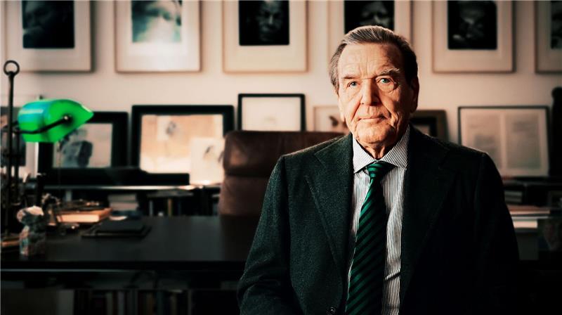 Schröder feiert 80. Geburtstag mit Kubicki, Gysi und Ramsuer Altkanzler Gerhard Schröder.