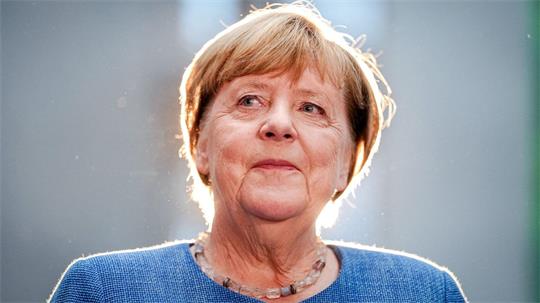 Altkanzlerin Merkel zeigt sich fünf Jahre nach ihrem Abschied aus dem Amt wieder häufig in der Öffentlichkeit. (Archivbild)