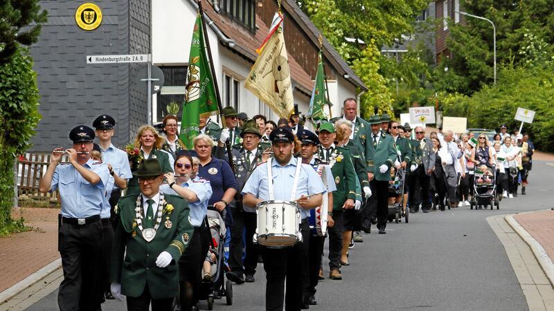 Am 11. August ist es wieder soweit: Dann führen Hahnenklees Schützen den Umzug durch den Ort an.