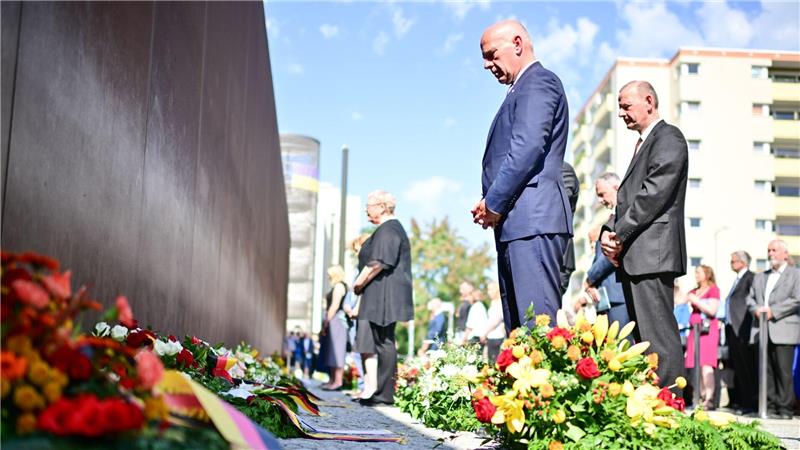 Opferbeauftragte: „Demokratie keine Selbstverständlichkeit“ Am 13. August 1961 begann der Bau der Berliner Mauer - daran erinnerte ein Gedenkakt an der Bernauer Straße.