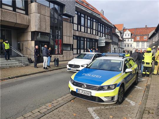 Am 9. November geht eine Bombendrohung ein: Das Rathaus wird evakuiert. Archivfoto: Epping