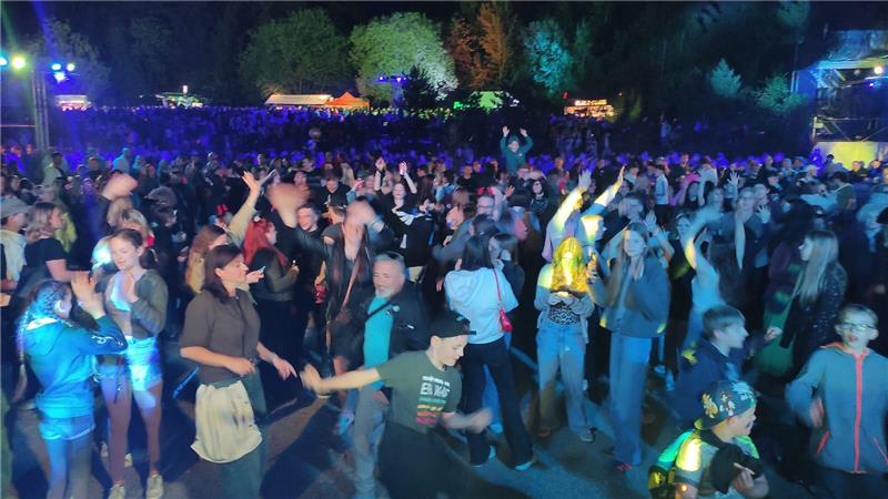 Am Abend sorgt ein DJ für Stimmung auf der Wolfshöhe.