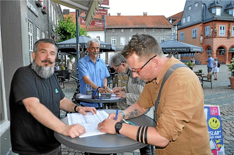 Am Anfang steht das Begehren: Im Juni fällt der Startschuss zum Sammeln der Unterschriften. Am 7. April sind alle Wähler beim Bürgerentscheid gefragt. Archivfoto: Heine