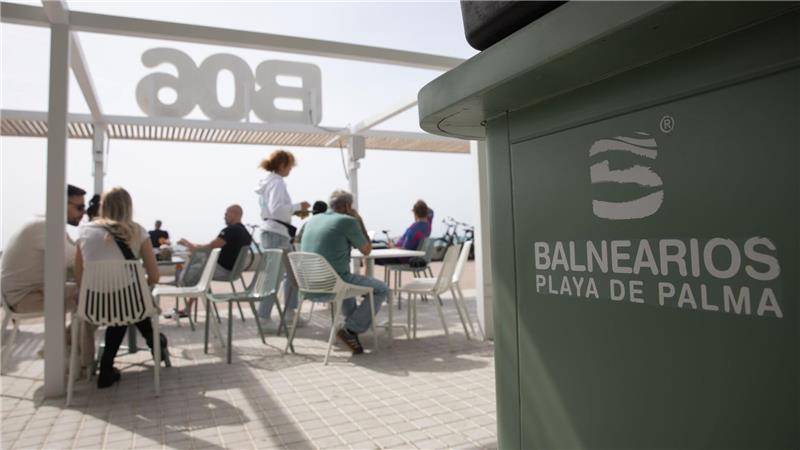 Am Ballermann, der liebsten Partymeile der deutschen Urlauber, werden Hotels und Bars immer teurer. (Archivfoto)