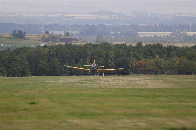 Am Bollrich in Goslar werden die kleineren Löschflugzeuge betankt. Die Feuerwehr...