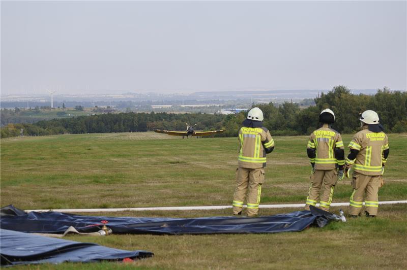 Am Bollrich in Goslar werden die kleineren Löschflugzeuge betankt. Die Feuerwehr...