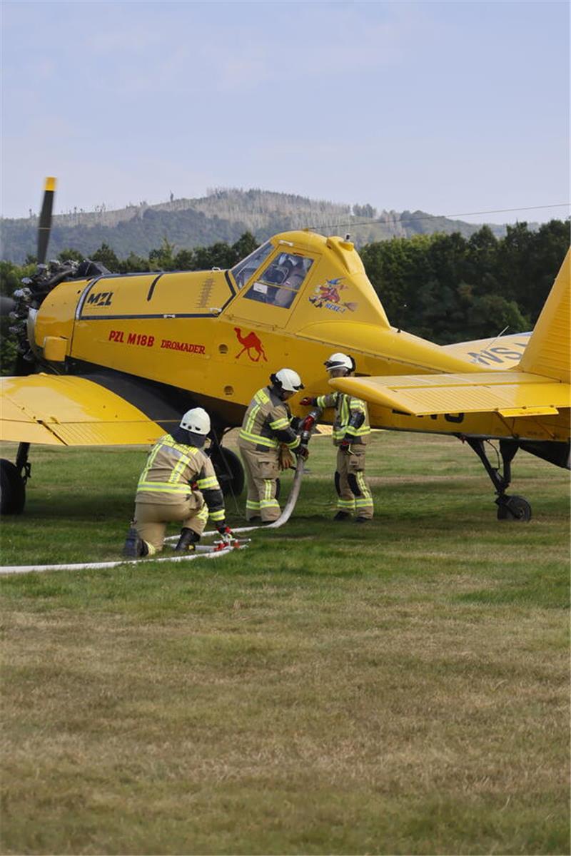 Am Bollrich in Goslar werden die kleineren Löschflugzeuge betankt. Die Feuerwehr...