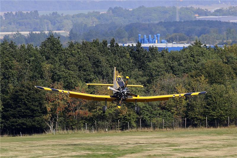 Am Bollrich in Goslar werden die kleineren Löschflugzeuge betankt. Die Feuerwehr...