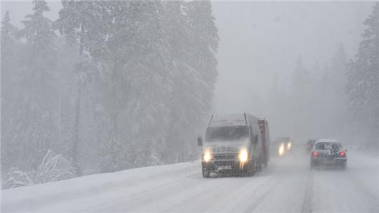 Am Dienstag hat der Winter im Harz Einzug gehalten. Symbolbild: picture alliance/dpa/Holger Hollemann