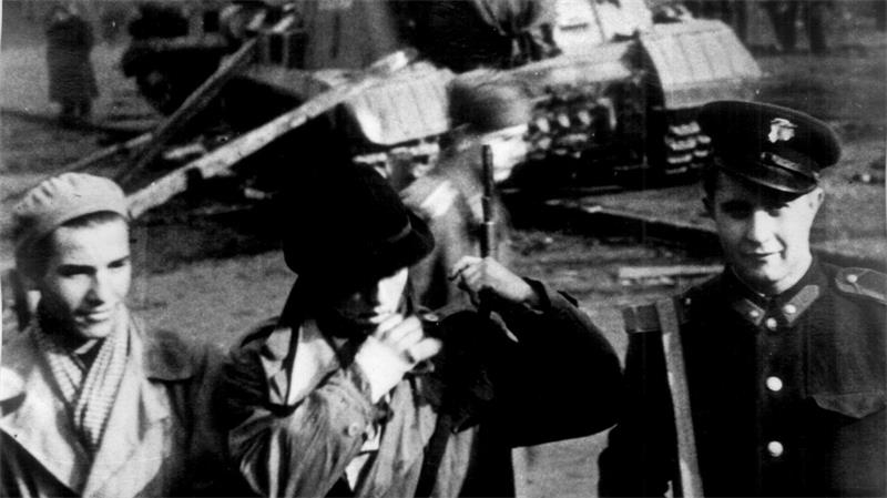 Ungarn feiert Aufstand 1956 - und den politischen Umbruch Am Ende waren die ungarischen Freiheitskämpfer der militärischen Übermacht der Sowjetunion unterlegen. (Archivbild)