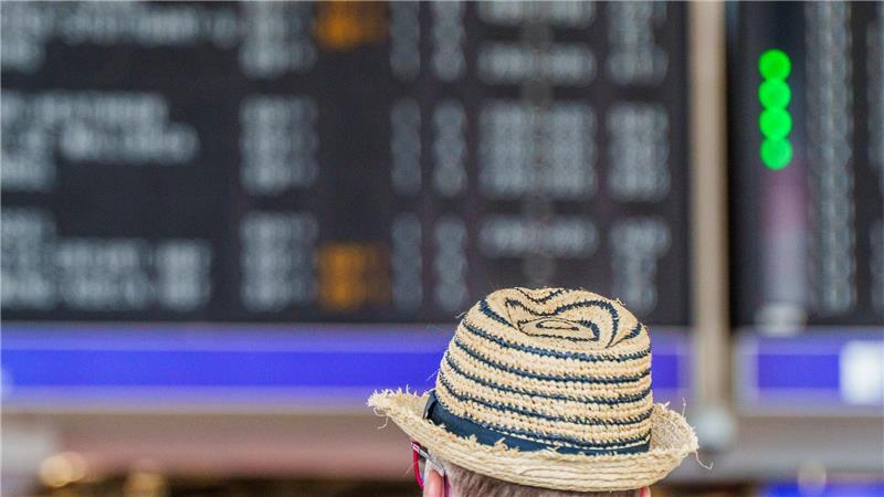 Am Frankfurter Flughafen drohen zum Ferienstart längere Wartezeiten.
