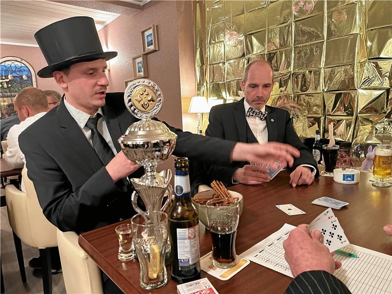 Am Freitag spielen die Braunlager wieder stilecht in schwarzer Kleidung den Mau-Mau-Stadtmeister aus. Archivfoto: Eggers