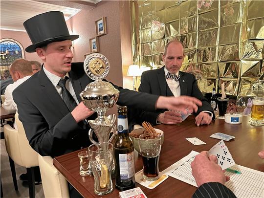 Am Freitag spielen die Braunlager wieder stilecht in schwarzer Kleidung den Mau-Mau-Stadtmeister aus. Archivfoto: Eggers