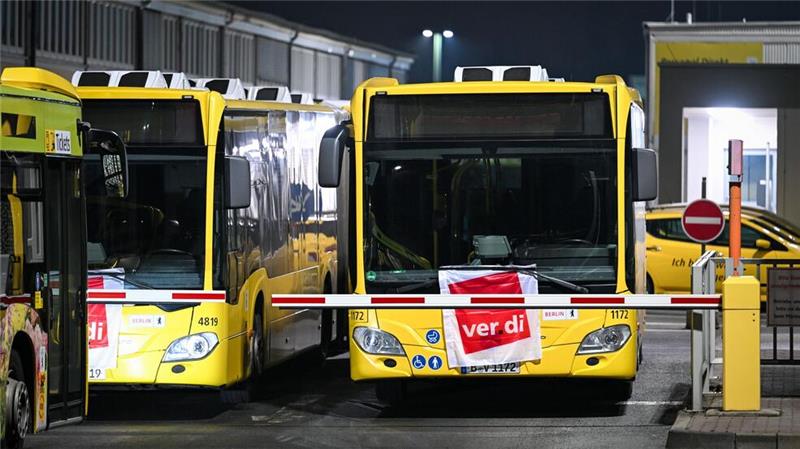 Warnstreiks im Nahverkehr in sechs Bundesländern Am Freitag wird in mehreren Bundesländern der Nahverkehr bestreikt. (Symbolbild)