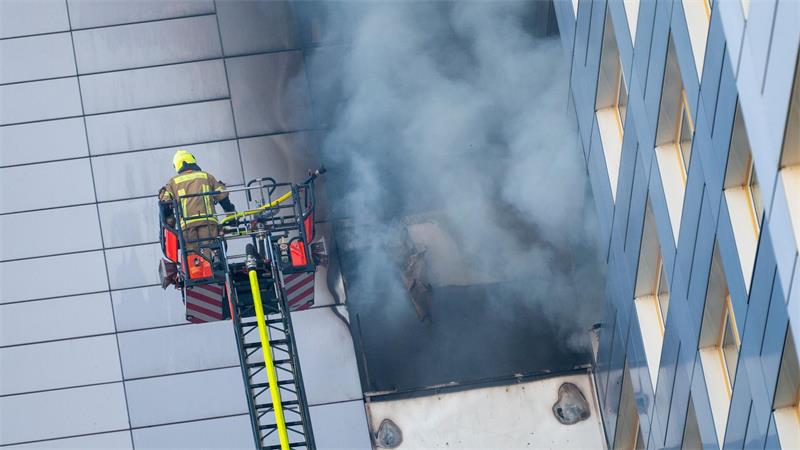 Am Freitagmorgen standen Wohnungen in zwei Berliner Hochhäusern in Flammen.  
