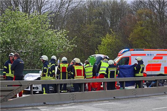 Am Freitagnachmittag ereignete sich auf der B6 bei Goslar ein schwerer Verkehrsunfall. Foto: Epping