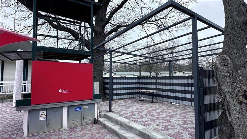 Am Graditzer Pavillon ist der Cateringbereich nun überdacht.