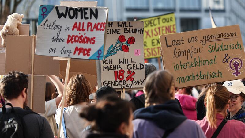 Am Internationalen Frauentag finden weltweit zahlreiche Demonstrationen statt.Symbolfoto: dpa