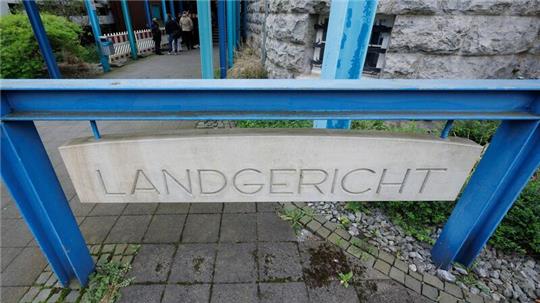 Am Landgericht in Bielefeld beginnt der  Mordprozess um den Tod eines Neugeborenen.