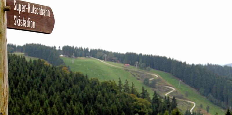 Am Matthias-Schmidt-Berg sind die Mitarbeiter der Alberti-Lift GmbH bereit und freuen sich auf die Gäste.