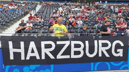 Am Montag in Frankfurt: Björn Oesterheld hat seine Fahne positioniert.