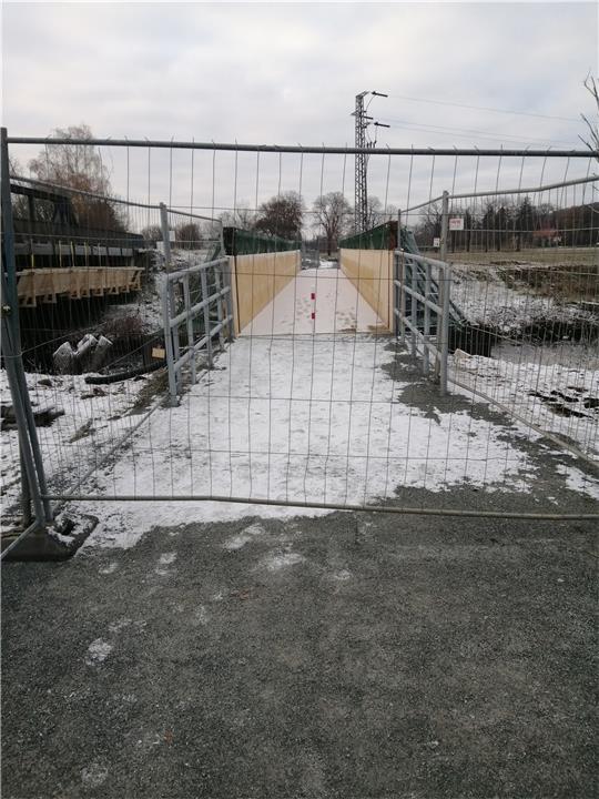 Am Montag kann die Brücke über die Oker von Radlern und Fußgängern genutzt werden.  Foto: Hohaus