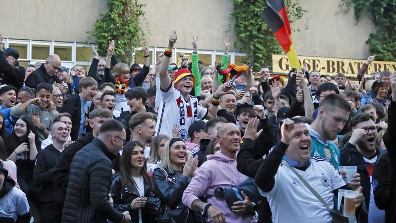 EM-Vorfreude: Am Goslarer Museumsufer kann wieder gejubelt werden Am Museumsufer wird heute das Spiel Deutschland gegen Ungarn gezeigt.