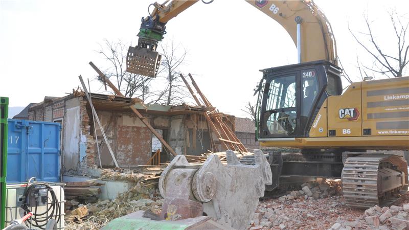Am Nachmittag ist die frühere Hausmeisterwohnung schon fast verschwunden.