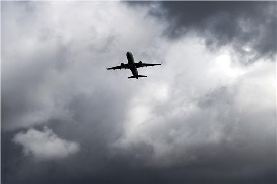 Am Nachmittag und Abend ist mit einem Unwetter über Deutschland zu rechnen. Foto: Federico Gambarini/dpa